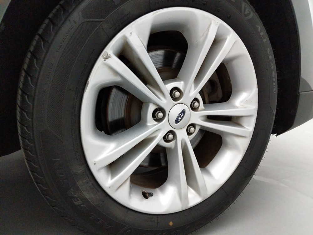 2016 Ford Taurus - Wheel