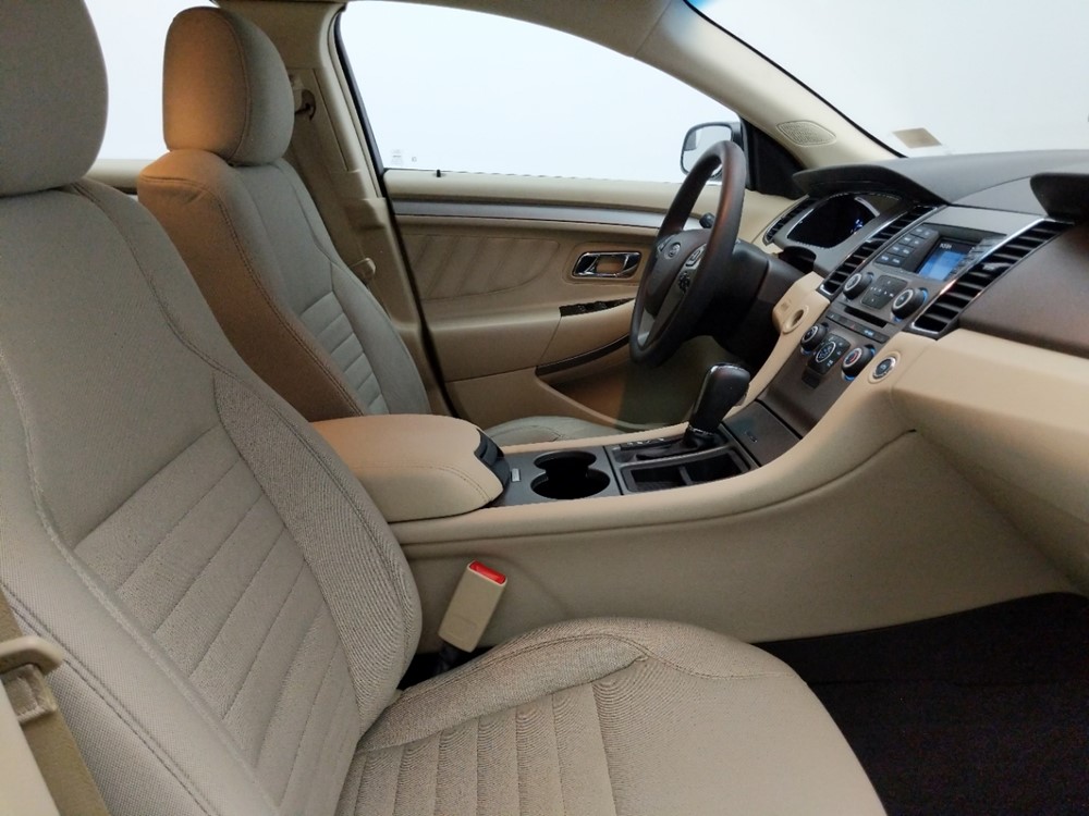 2016 Ford Taurus - Passenger Front Seat
