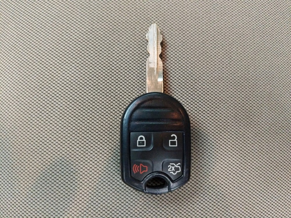 2015 Ford Taurus - Keys