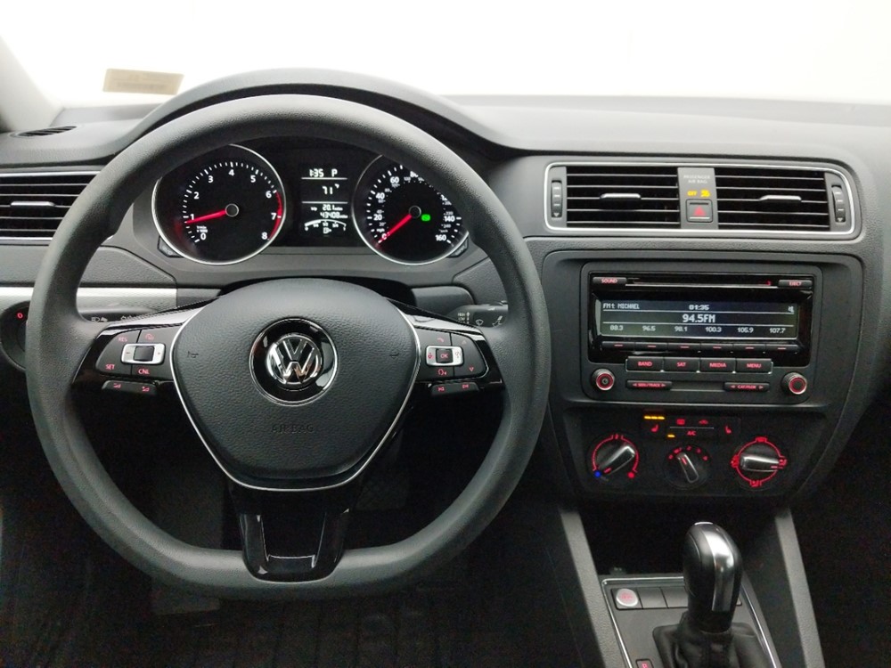 2015 Volkswagen Jetta - Driver Dash