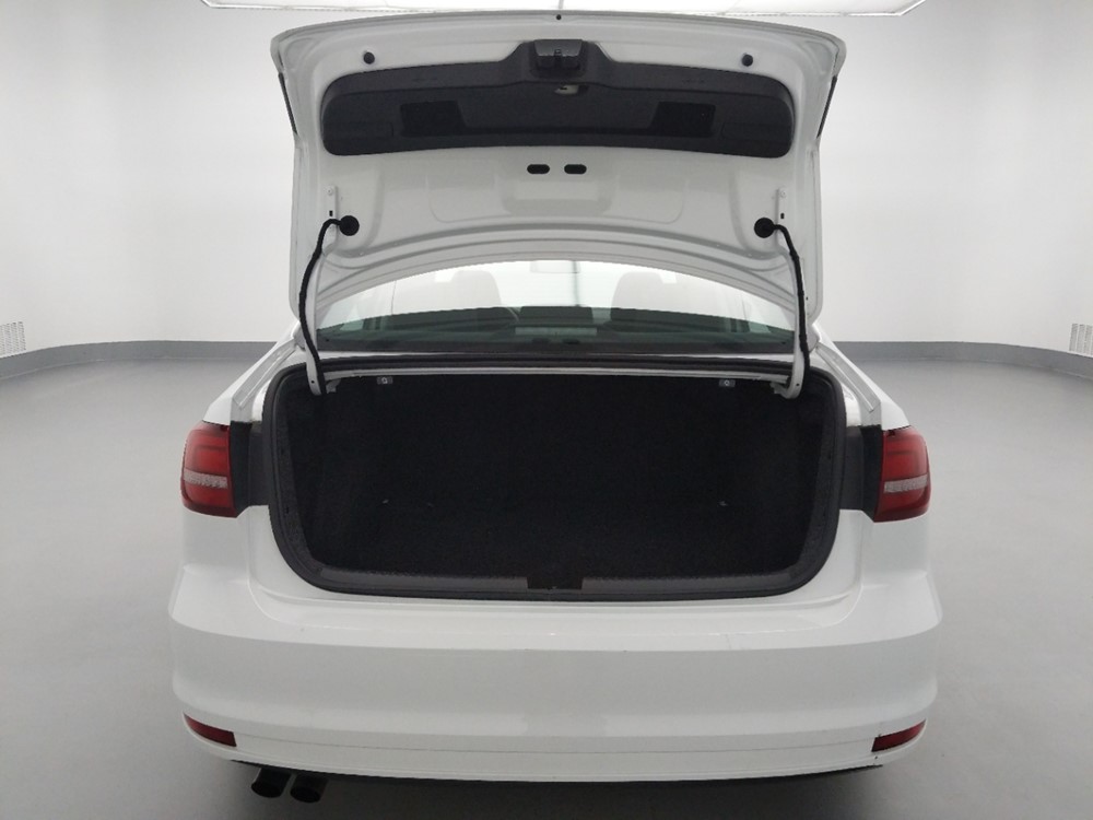 2018 Volkswagen Jetta - Trunk