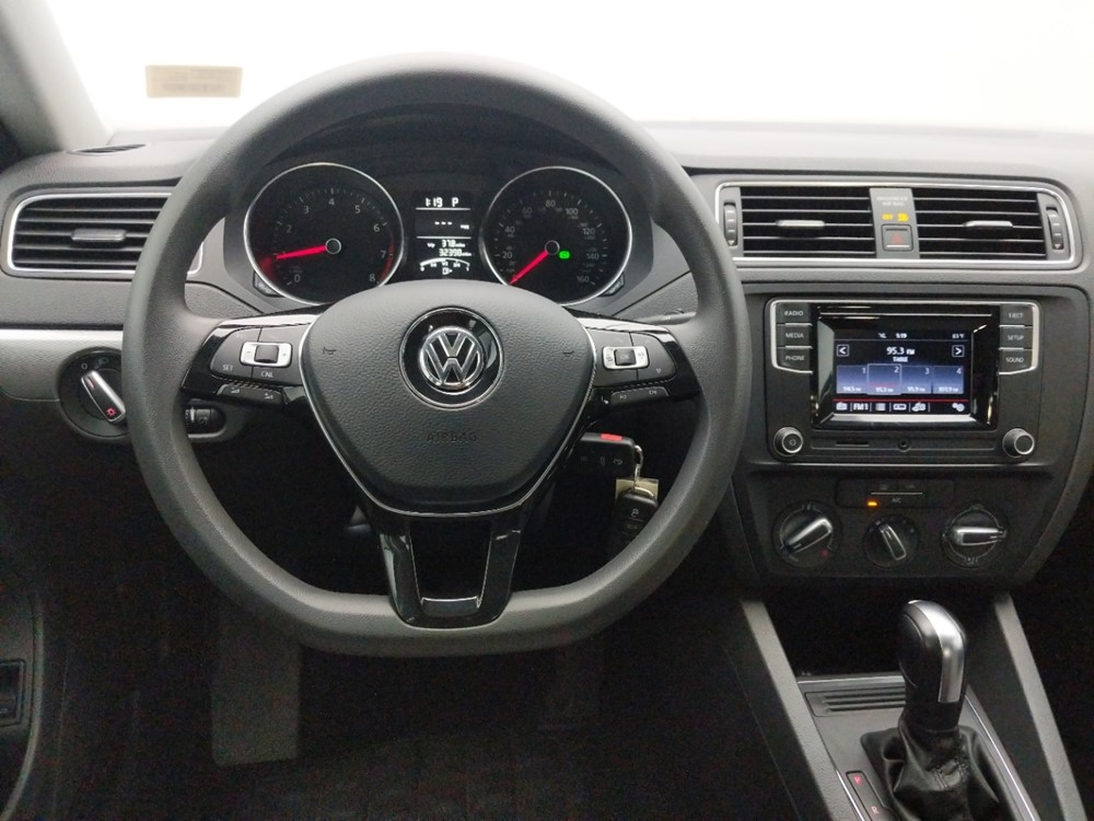 2018 Volkswagen Jetta - Driver Dash