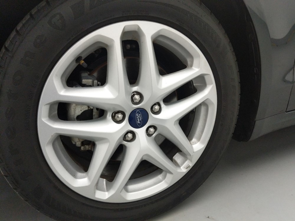 2016 Ford Fusion - Wheel