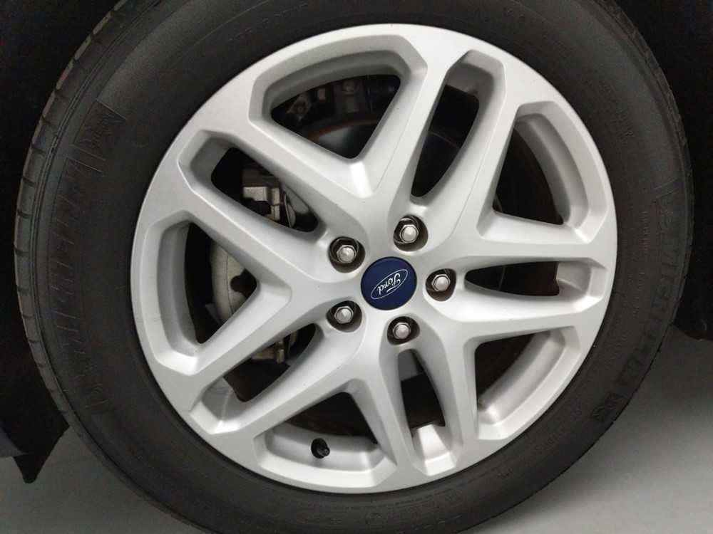 2016 Ford Fusion - Wheel