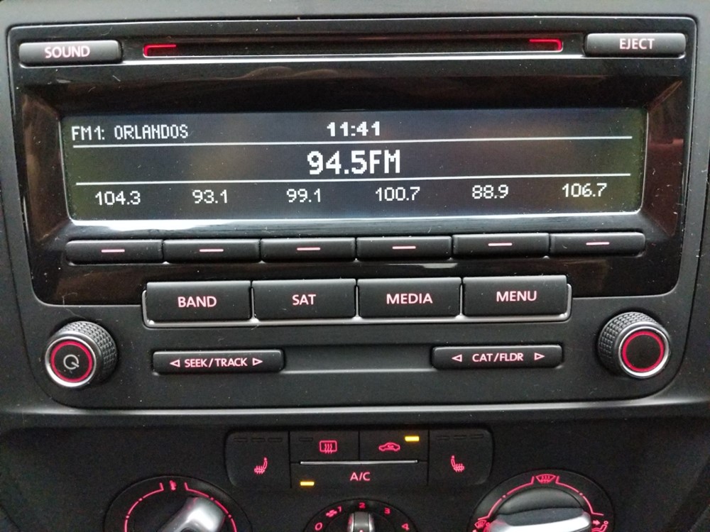 2015 Volkswagen Jetta - Stereo Package