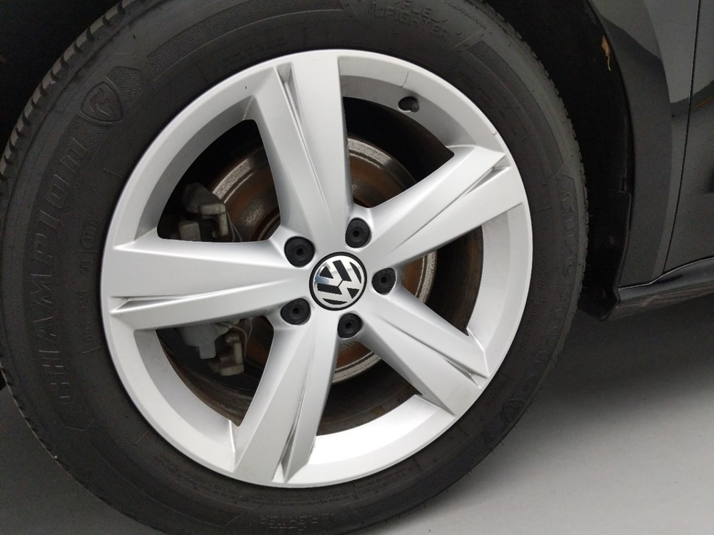 2013 Volkswagen Passat - Wheel