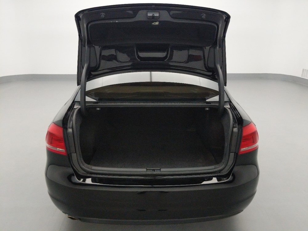 2013 Volkswagen Passat - Trunk
