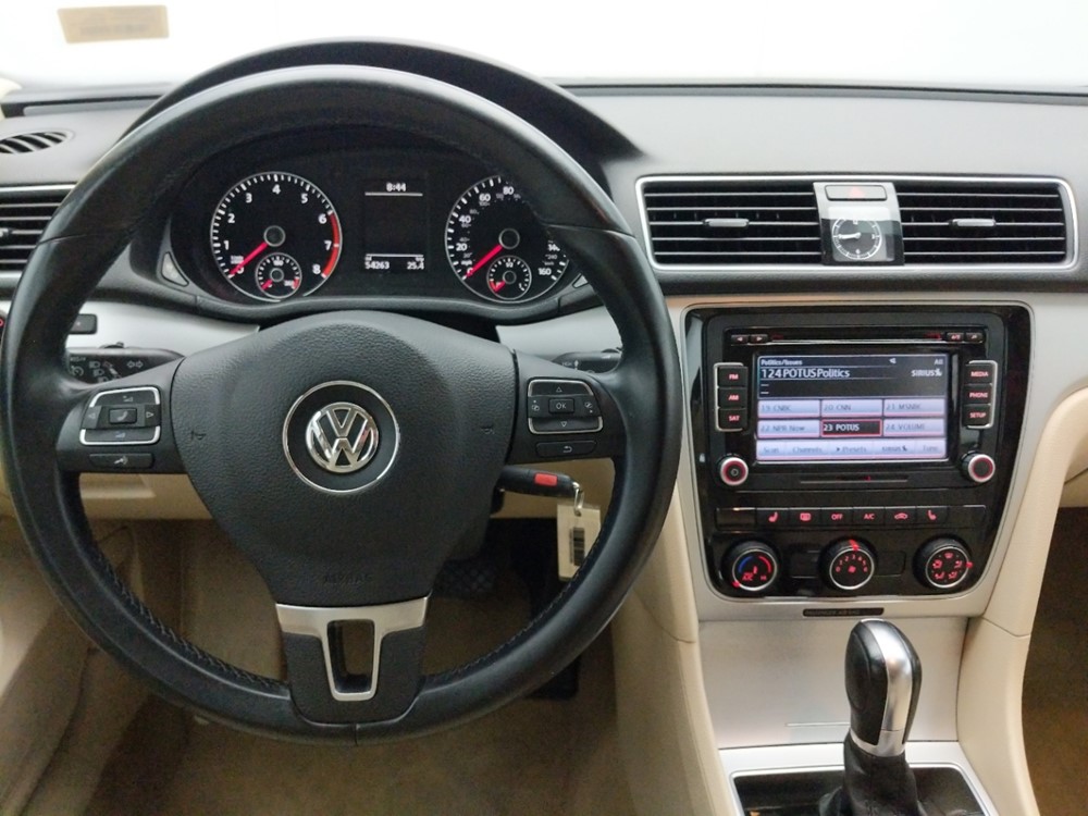 2013 Volkswagen Passat - Driver Dash