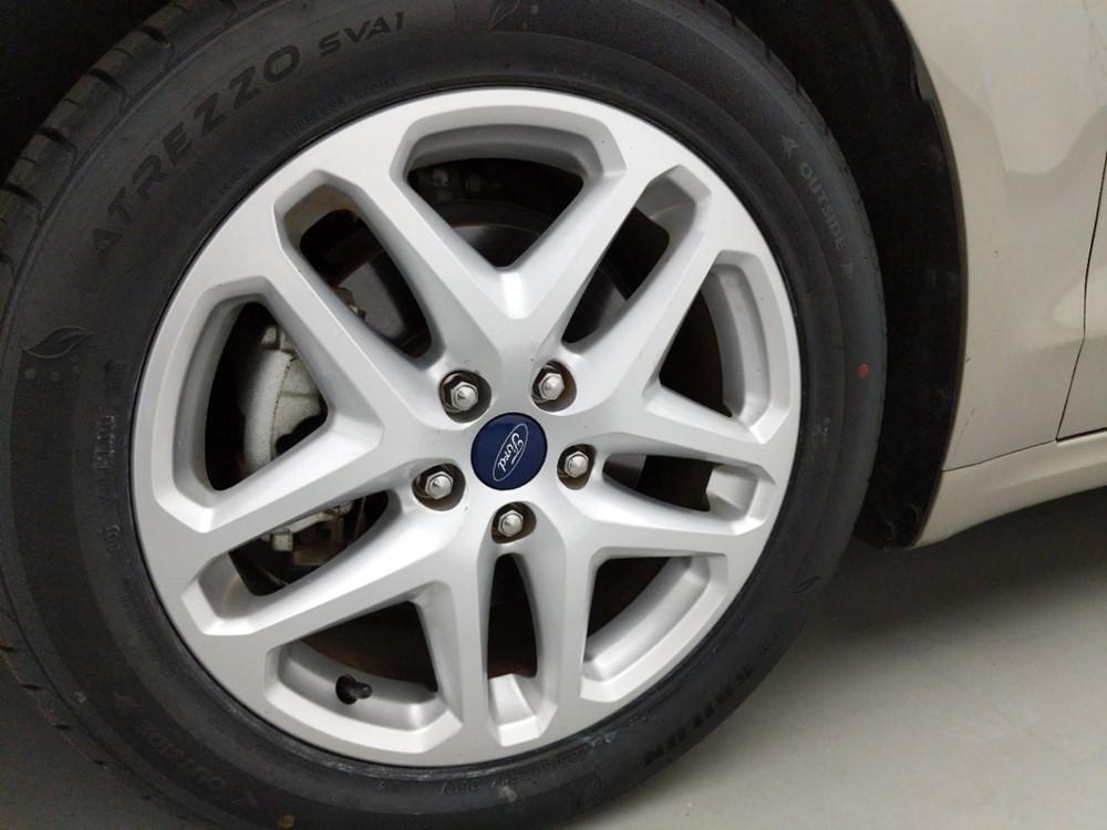 2016 Ford Fusion - Wheel