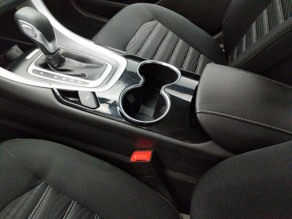 2016 Ford Fusion - Center Console/Cup Holders