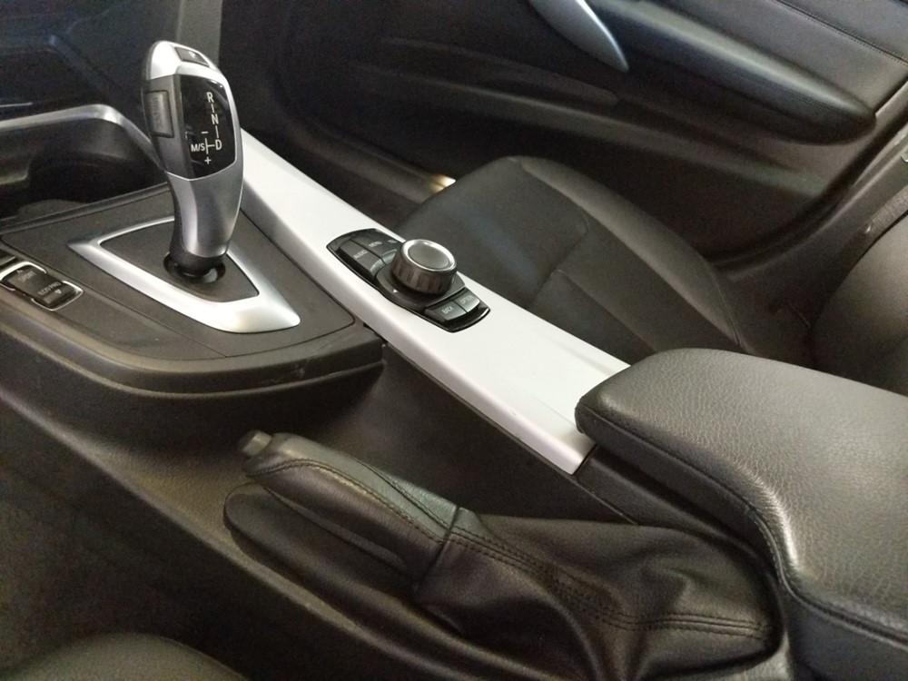 2013 BMW 328i - Center Console/Cup Holders