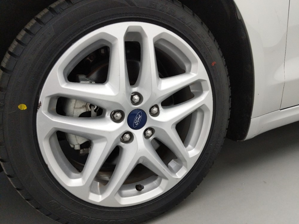 2016 Ford Fusion - Wheel