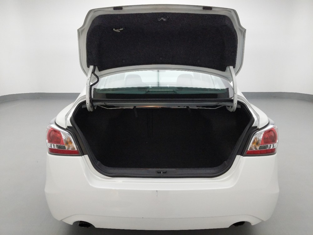 2015 Nissan Altima - Trunk