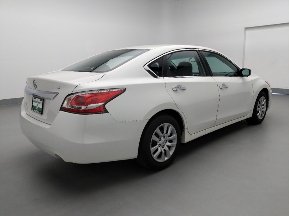 2015 Nissan Altima - Passenger Rear Bumper