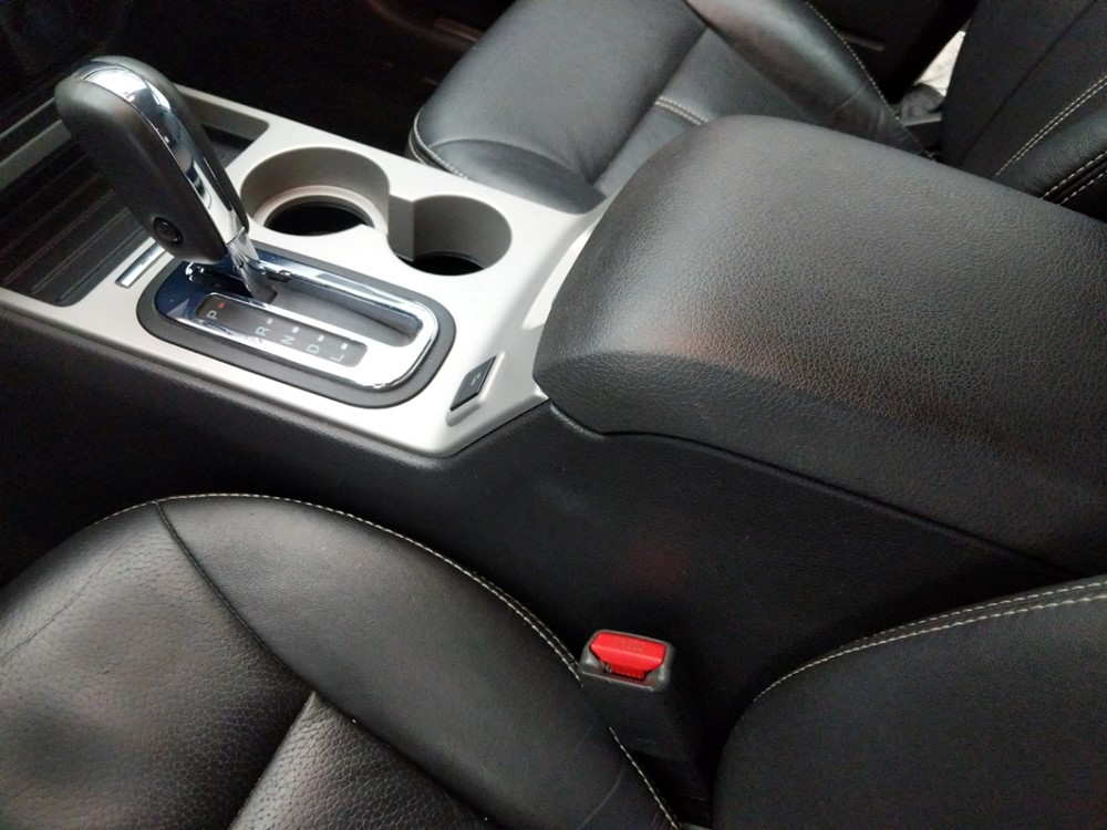 2010 Ford Edge - Center Console/Cup Holders