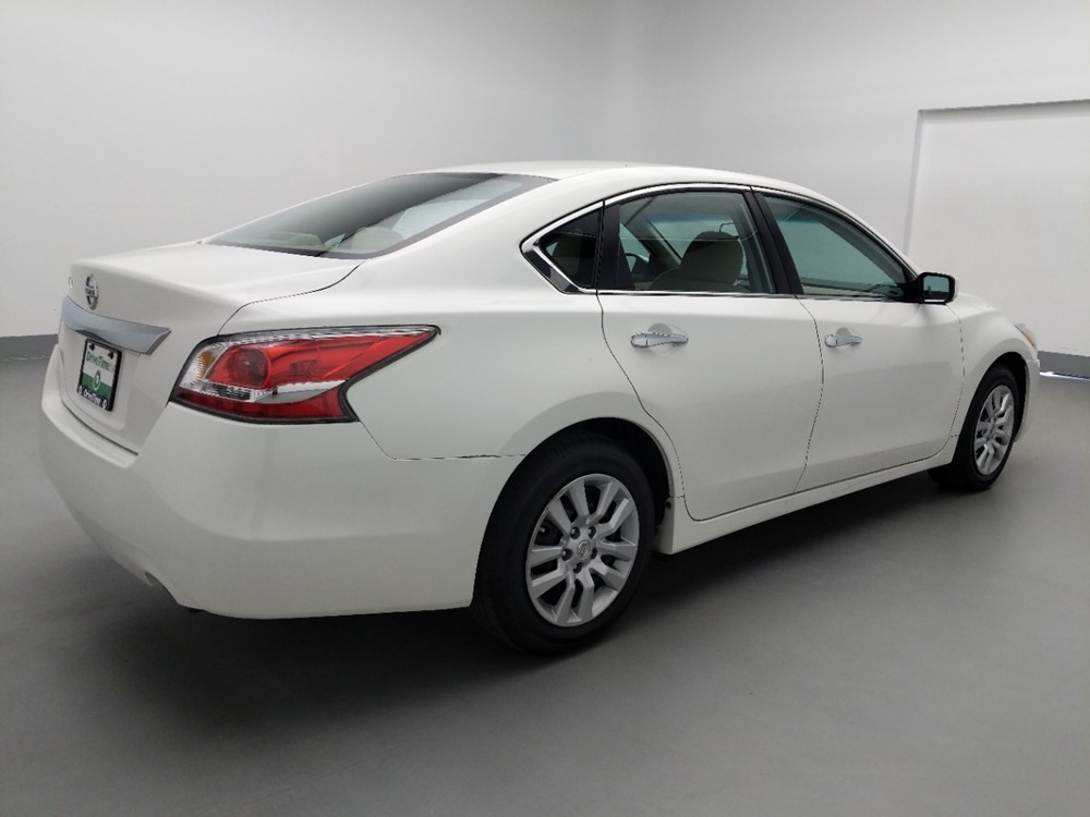 2015 Nissan Altima - Passenger Rear Bumper