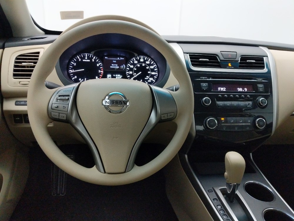 2015 Nissan Altima - Driver Dash