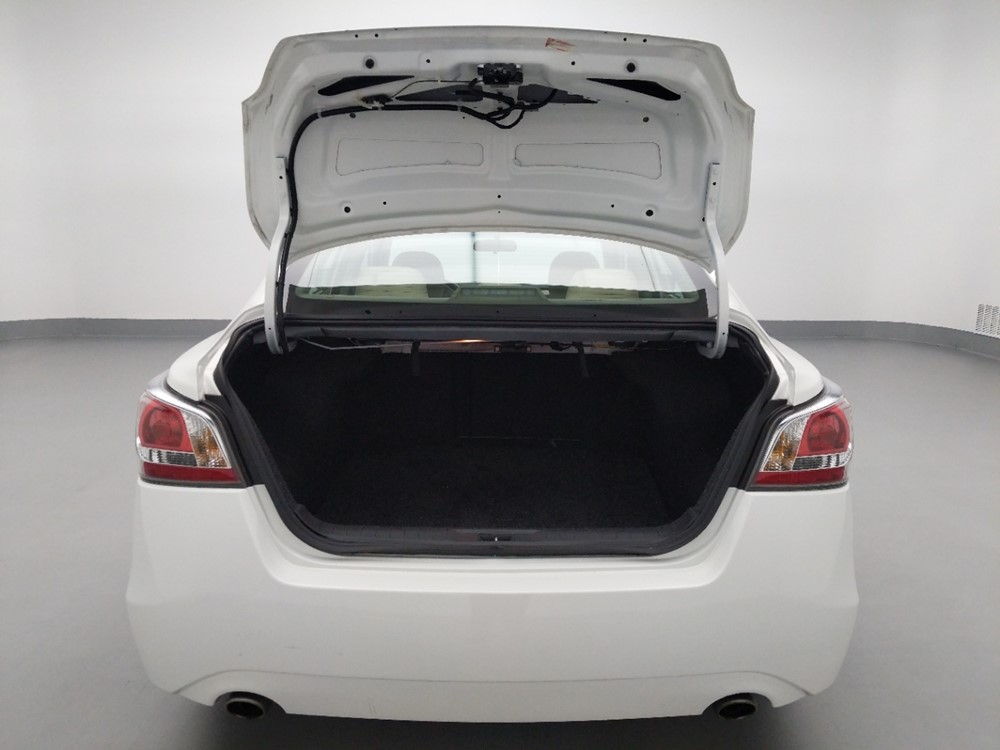 2015 Nissan Altima - Trunk