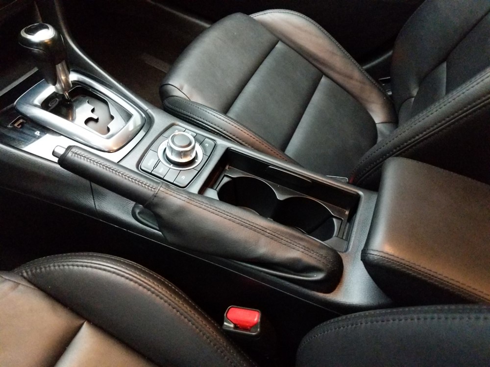 2014 Mazda Mazda6 - Center Console/Cup Holders