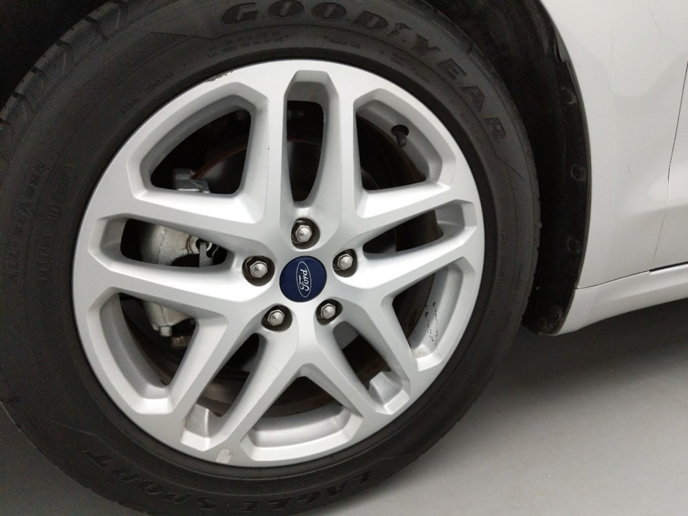 2016 Ford Fusion - Wheel