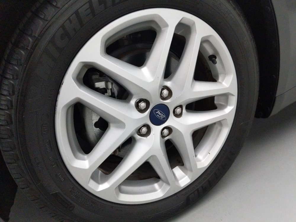 2016 Ford Fusion - Wheel
