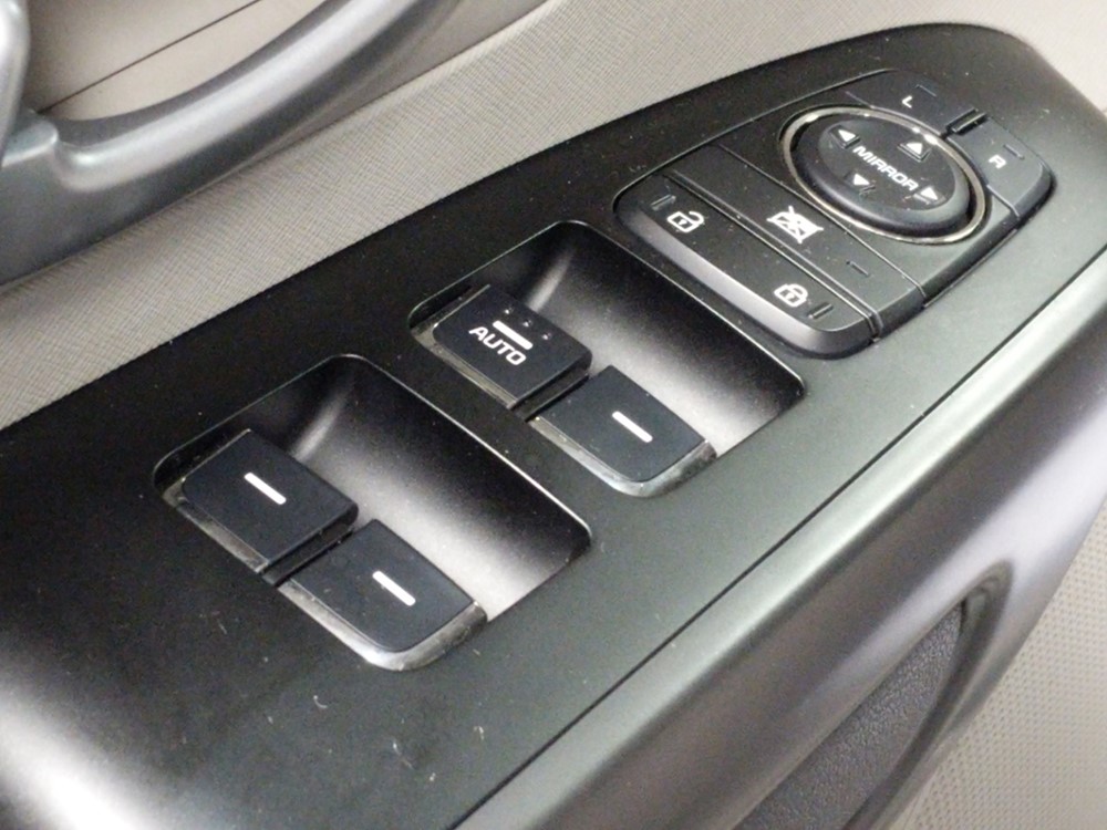 2016 Kia Sedona - Driver Power Windows/Lock Control