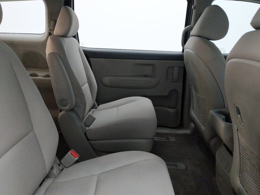 2016 Kia Sedona - Passenger Rear Seat