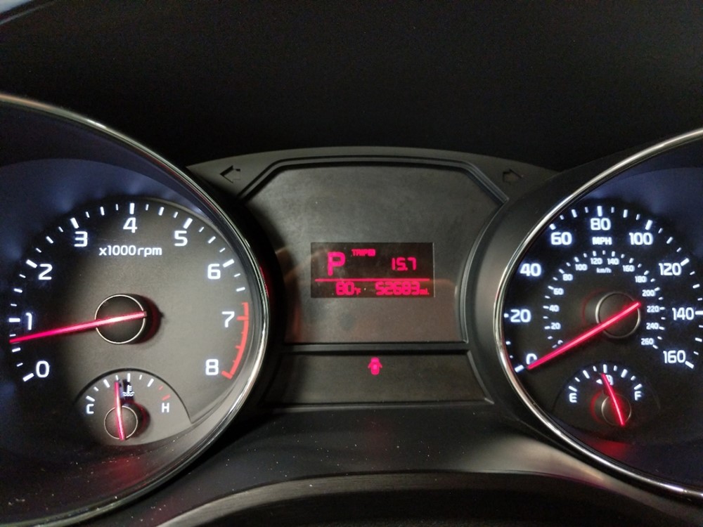 2016 Kia Sedona - Odometer Close Up