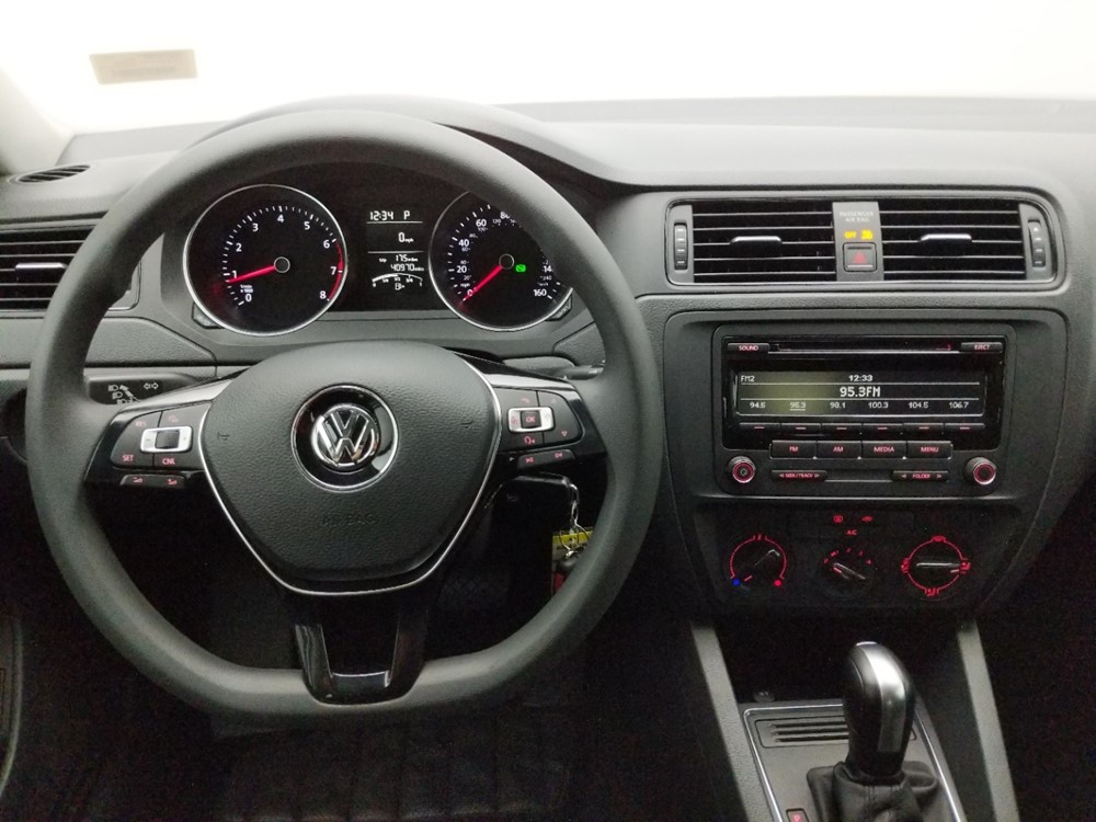 2015 Volkswagen Jetta - Driver Dash