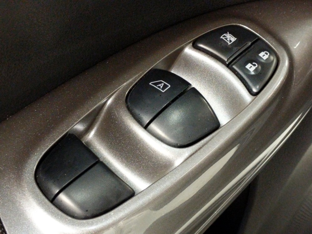 2012 Nissan JUKE - Driver Power Windows/Lock Control