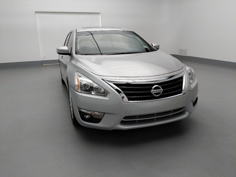2013 Nissan Altima - Passenger Front Hood