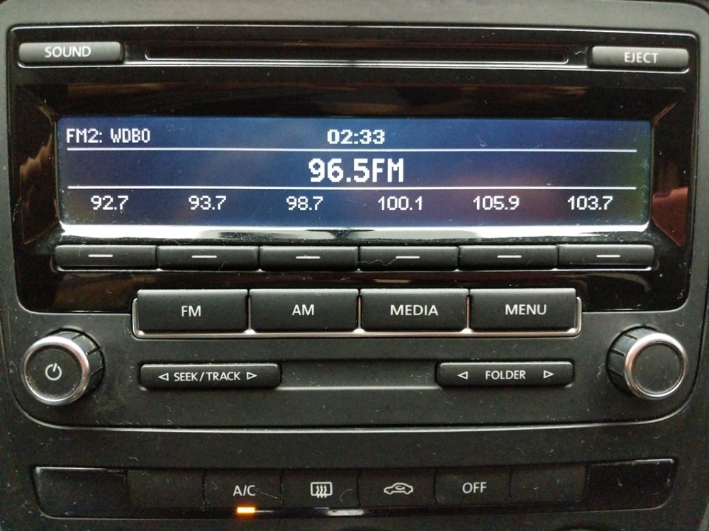 2015 Volkswagen Passat - Stereo Package