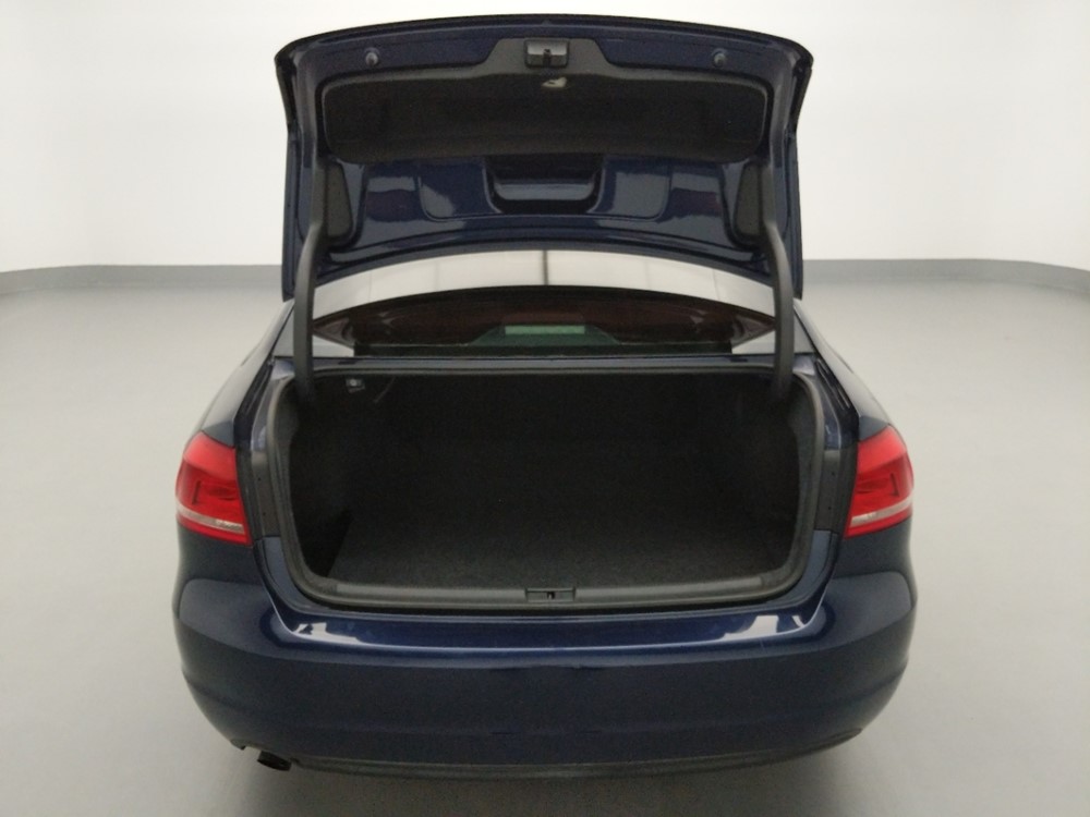 2015 Volkswagen Passat - Trunk