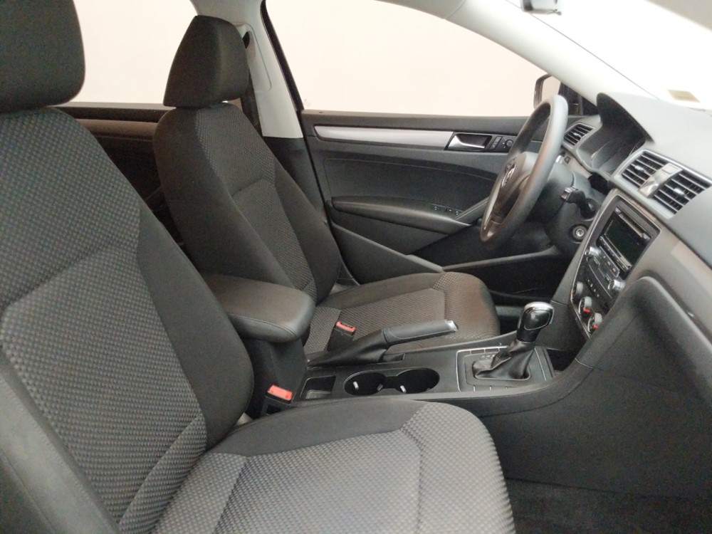 2015 Volkswagen Passat - Passenger Front Seat