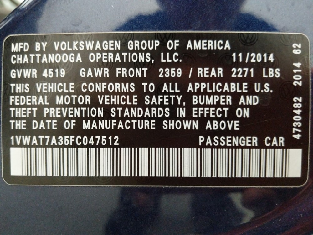 2015 Volkswagen Passat - VIN Plate