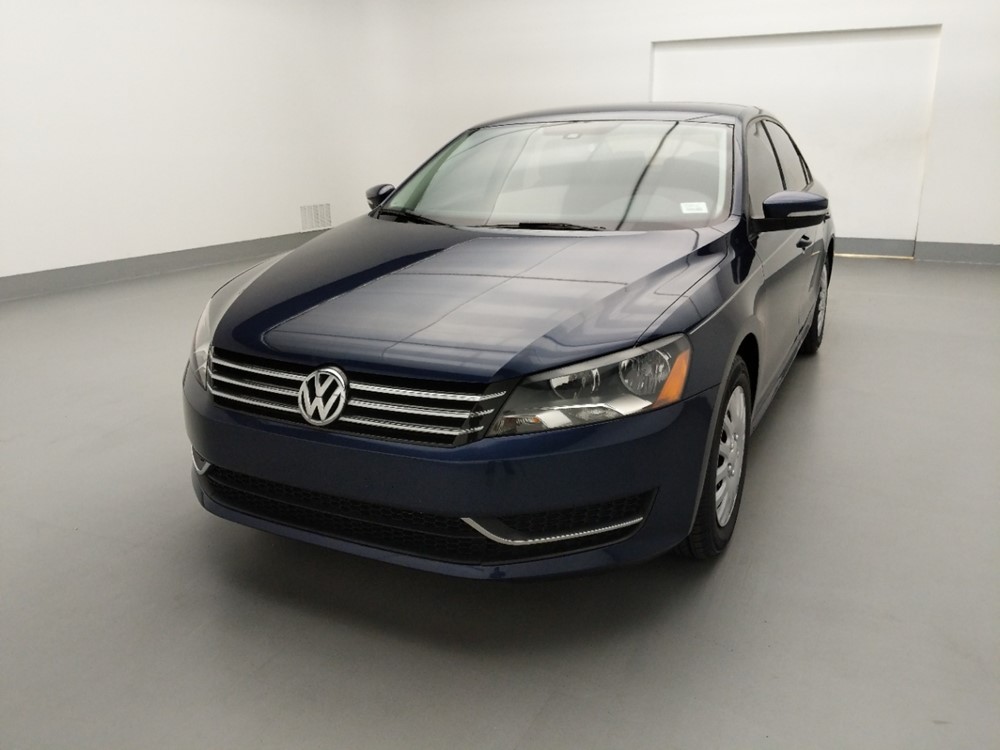 2015 Volkswagen Passat - Driver Front Hood