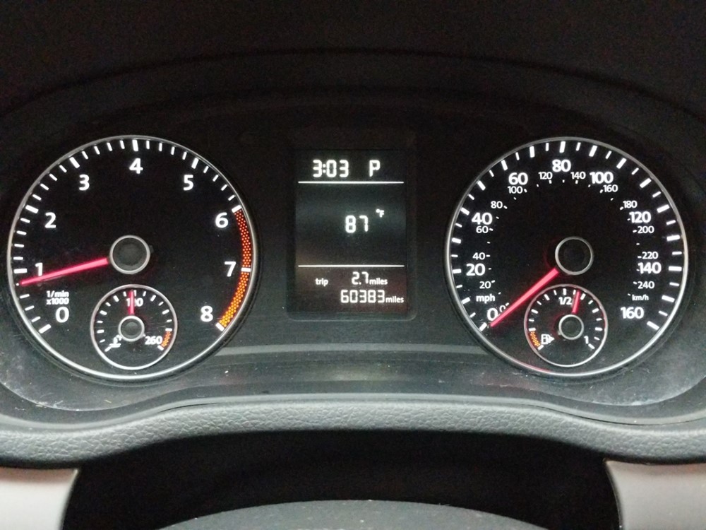 2015 Volkswagen Passat - Odometer Close Up
