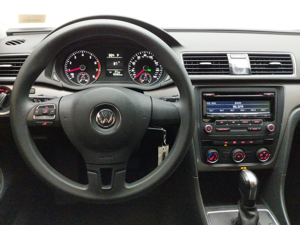 2015 Volkswagen Passat - Driver Dash