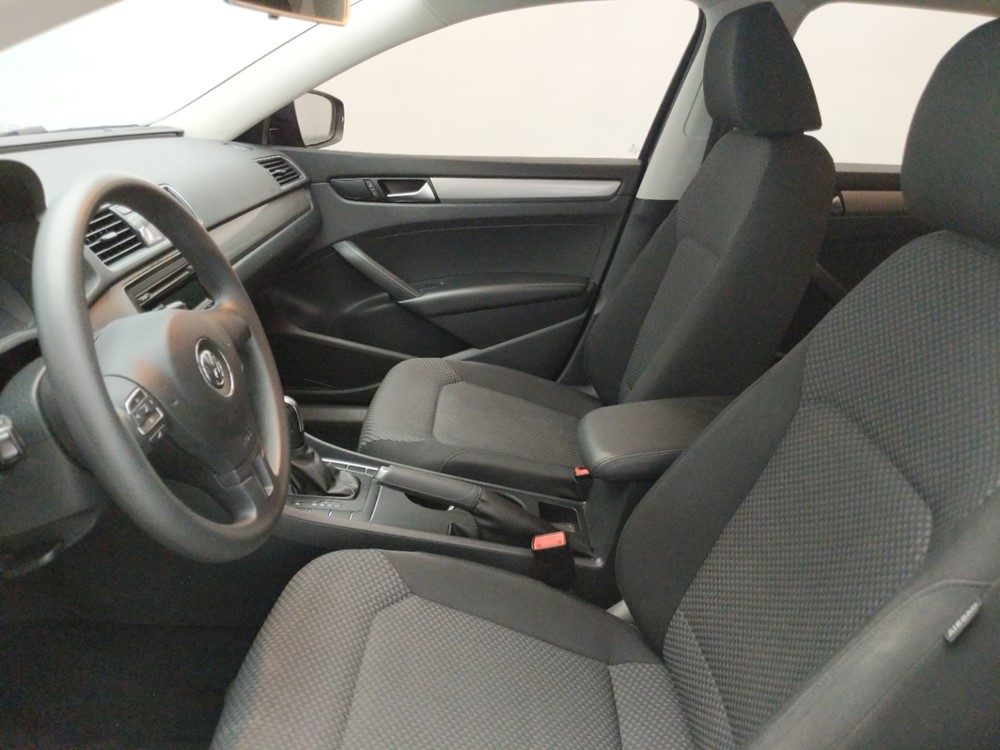 2015 Volkswagen Passat - Driver Front Seat