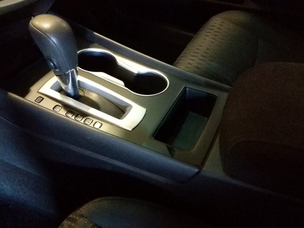 2016 Nissan Altima - Center Console/Cup Holders