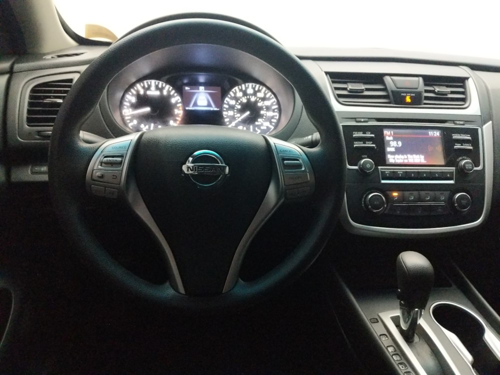 2016 Nissan Altima - Driver Dash