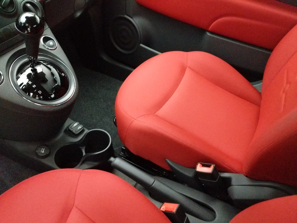 2015 FIAT 500 - Center Console/Cup Holders