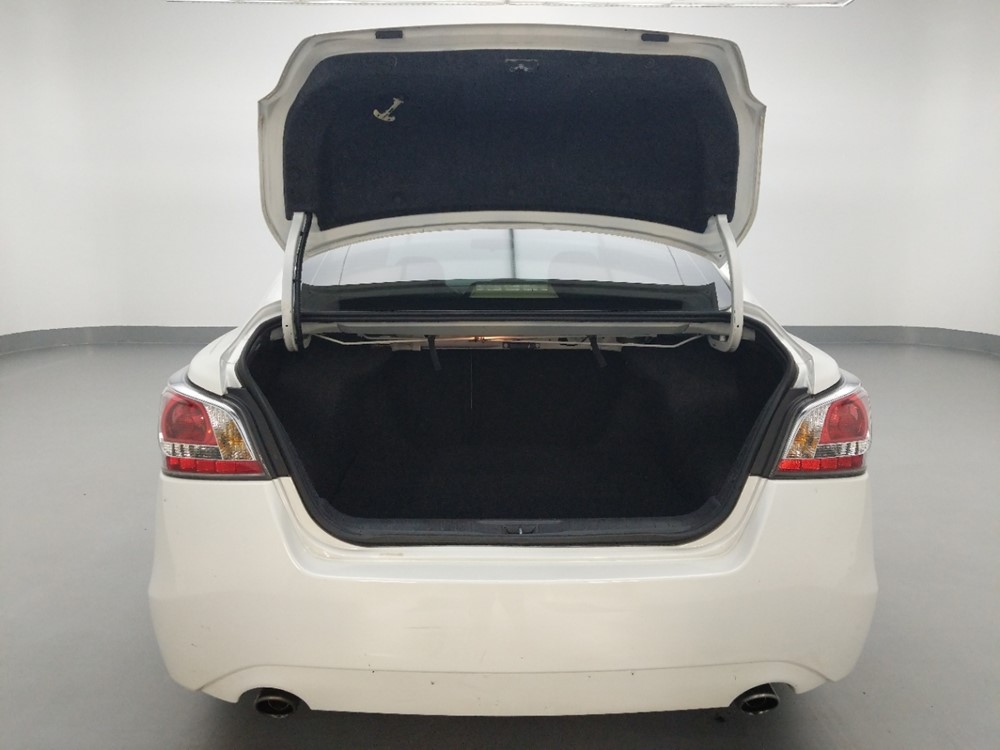 2014 Nissan Altima - Trunk