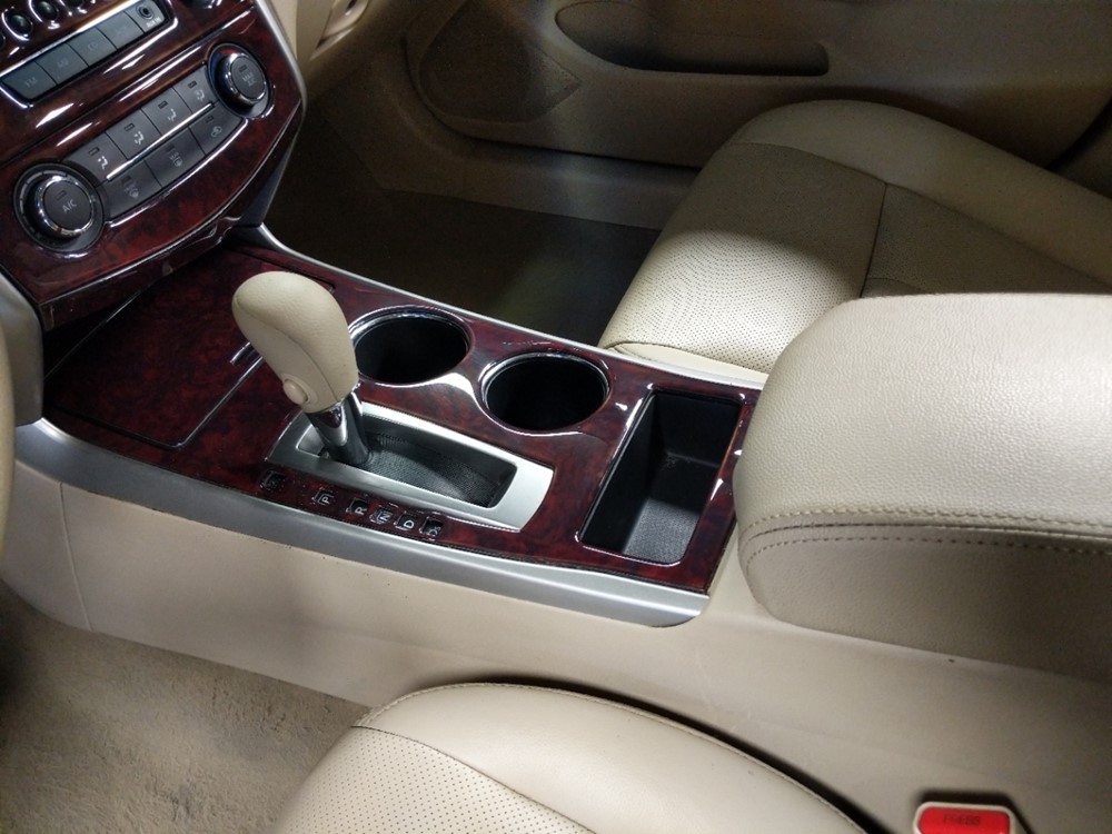 2014 Nissan Altima - Center Console/Cup Holders