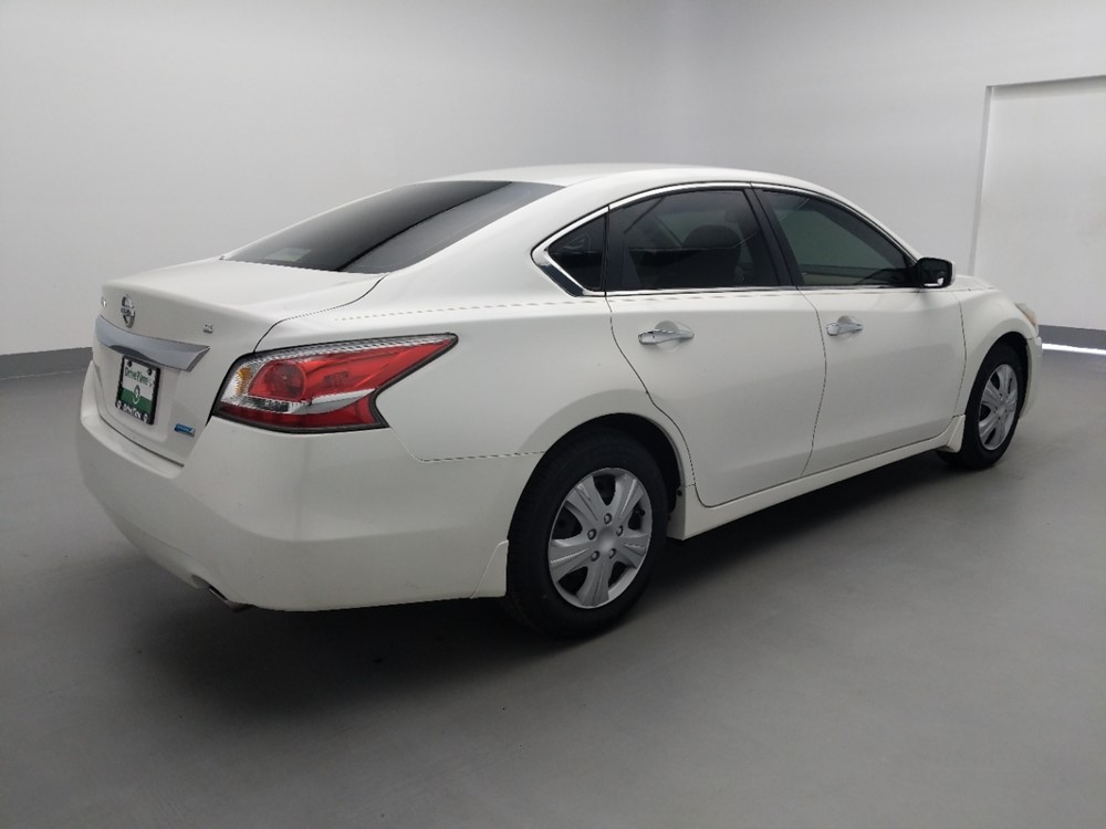 2014 Nissan Altima - Passenger Rear Bumper