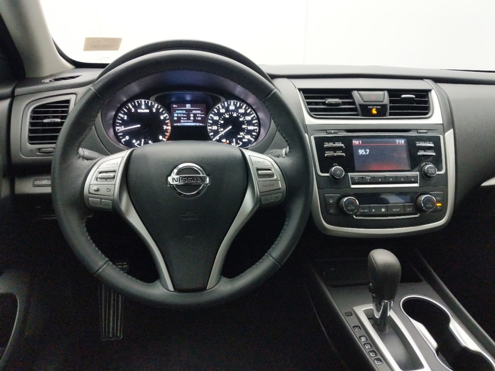 2016 Nissan Altima - Driver Dash