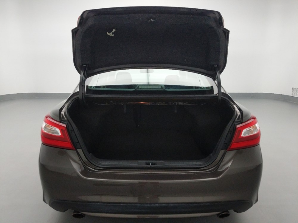 2016 Nissan Altima - Trunk