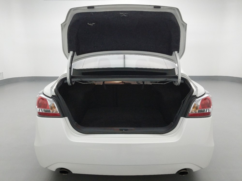 2015 Nissan Altima - Trunk