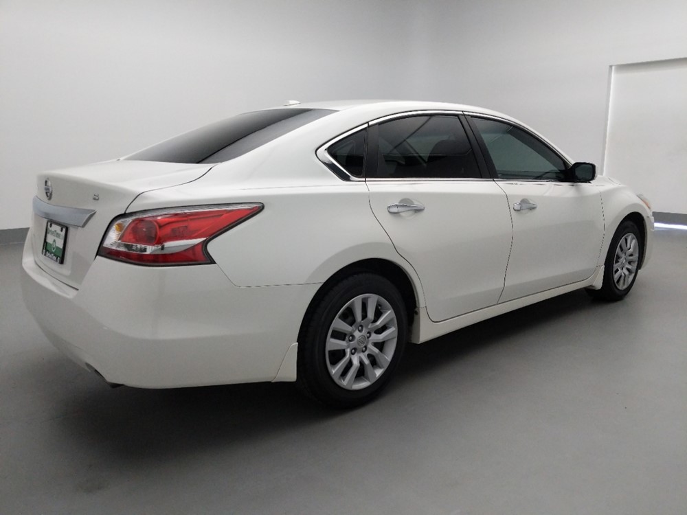 2015 Nissan Altima - Passenger Rear Bumper