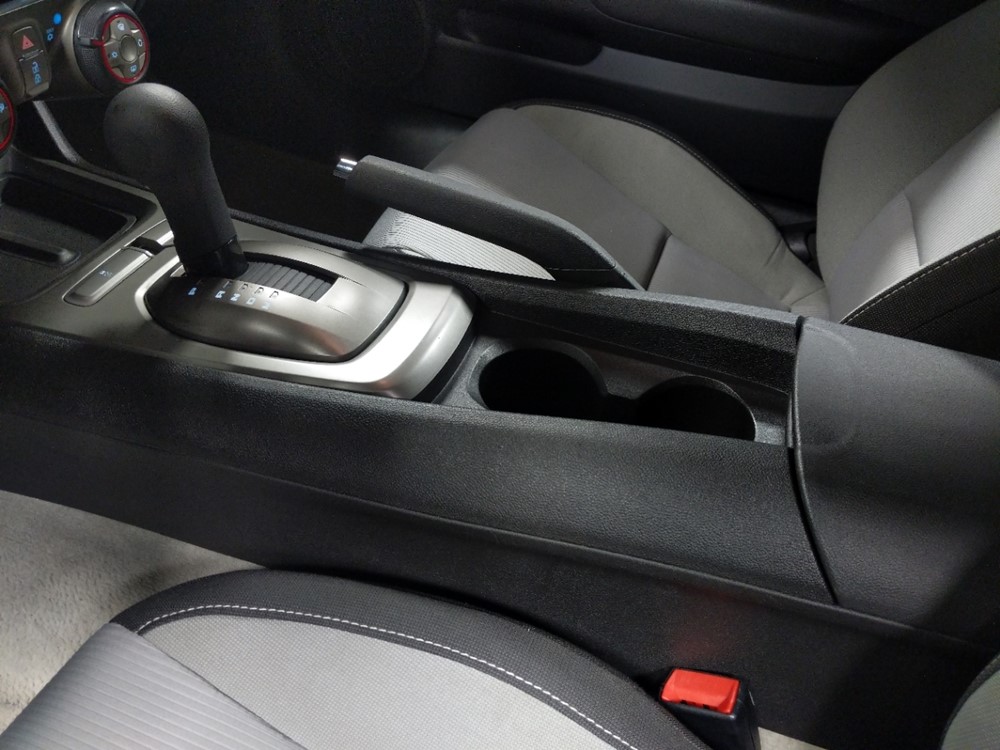 2011 Chevrolet Camaro - Center Console/Cup Holders